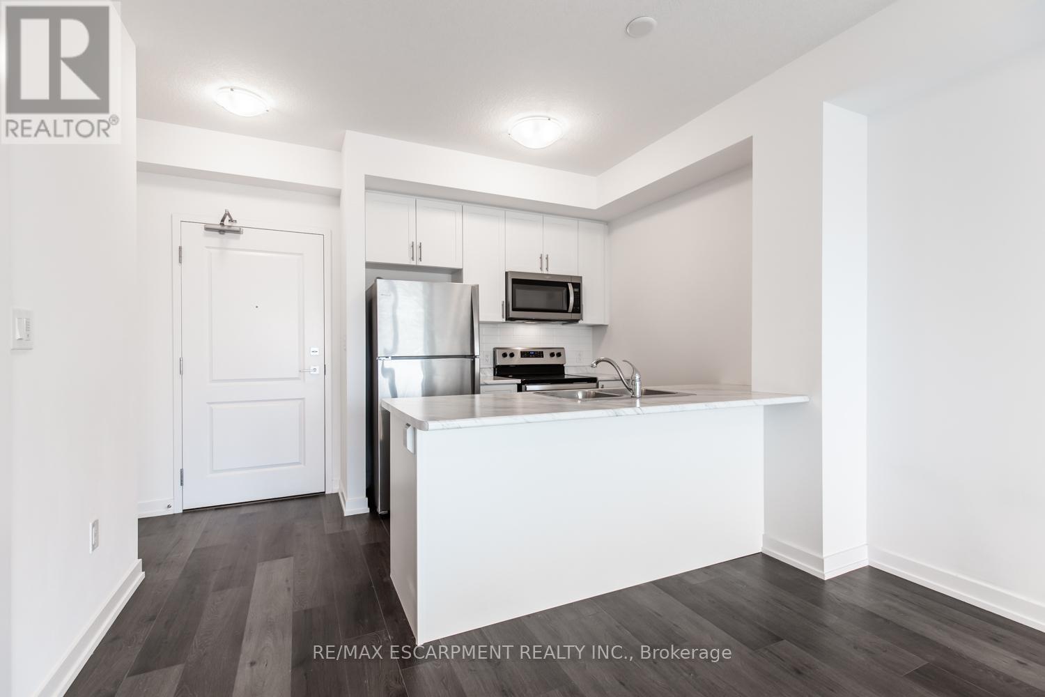 704 - 460 Dundas Street, Hamilton, Ontario  L8B 2A5 - Photo 5 - X12626812