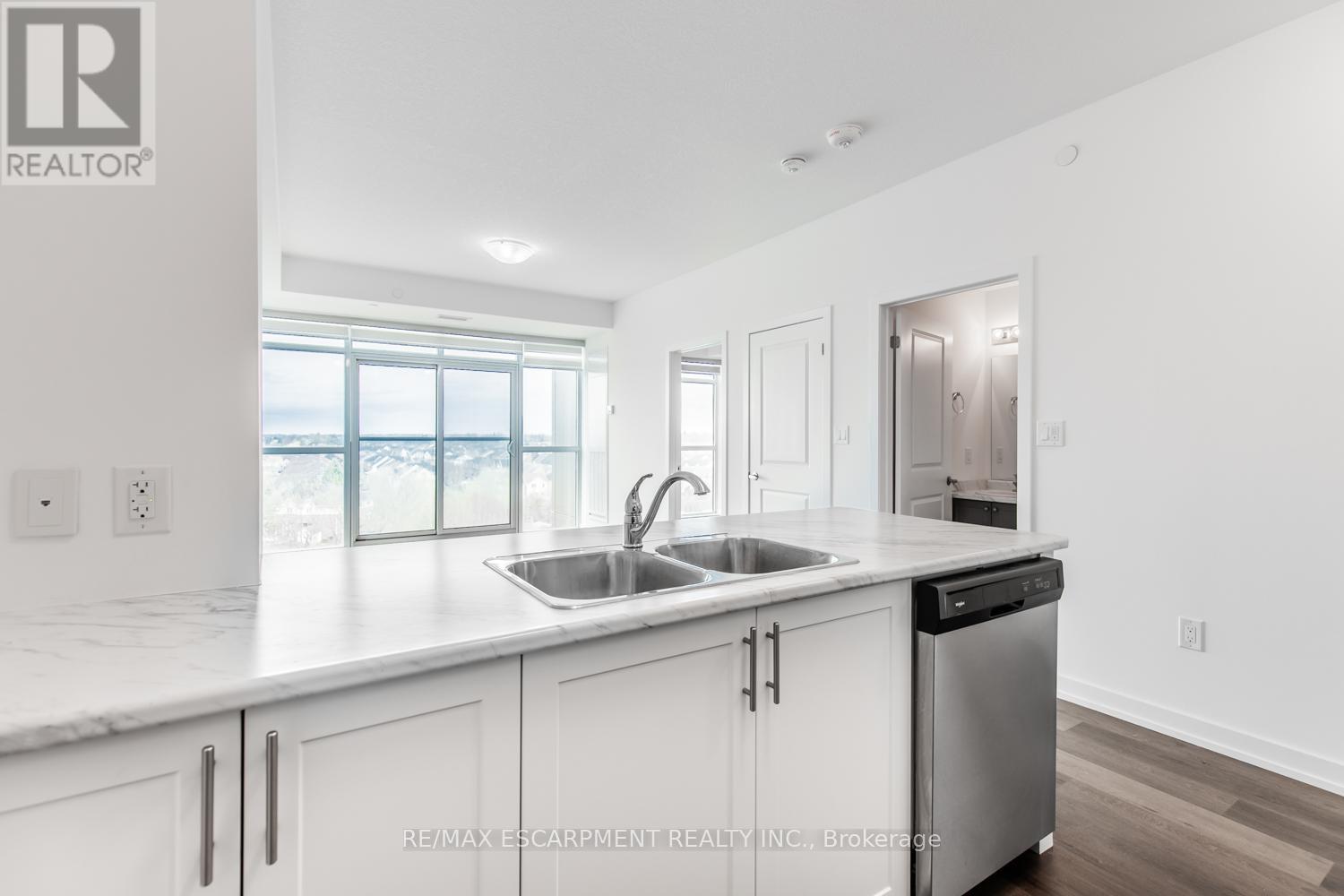 704 - 460 Dundas Street, Hamilton, Ontario  L8B 2A5 - Photo 9 - X12626812