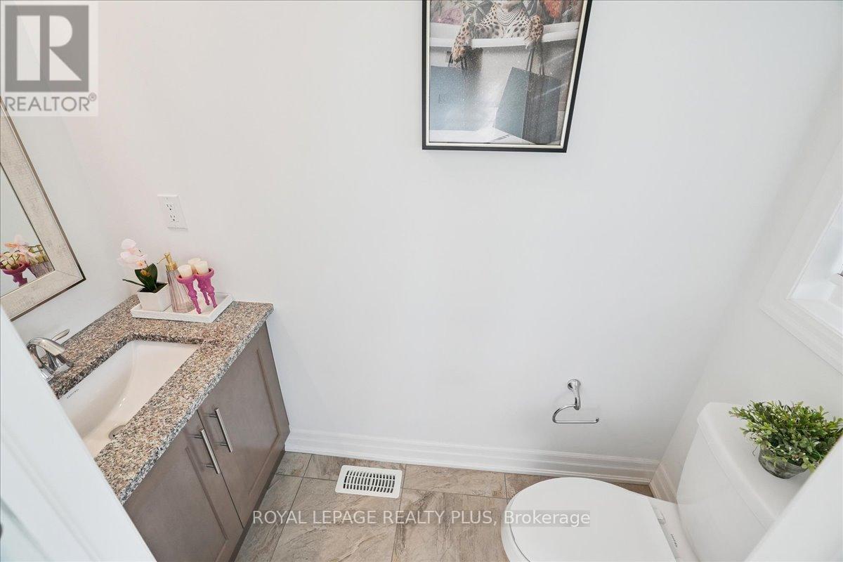 1416 Lakeport Crescent, Oakville, Ontario  L6H 3S1 - Photo 27 - W12447608