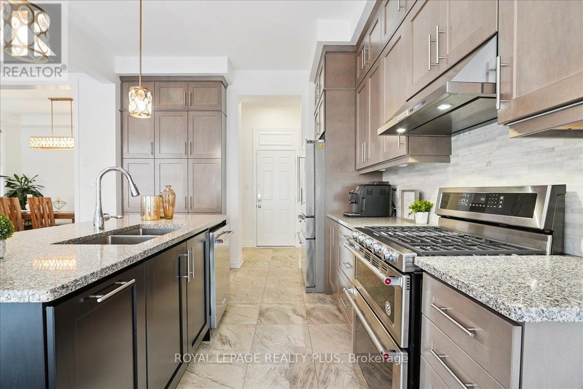 1416 Lakeport Crescent, Oakville, Ontario  L6H 3S1 - Photo 21 - W12447608