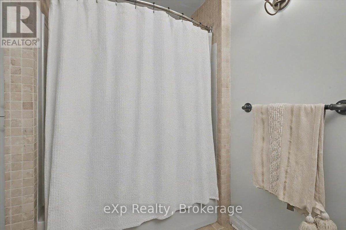 7922 Hwy 7 Highway, Guelph/eramosa, Ontario  N1H 6H8 - Photo 14 - X12626966