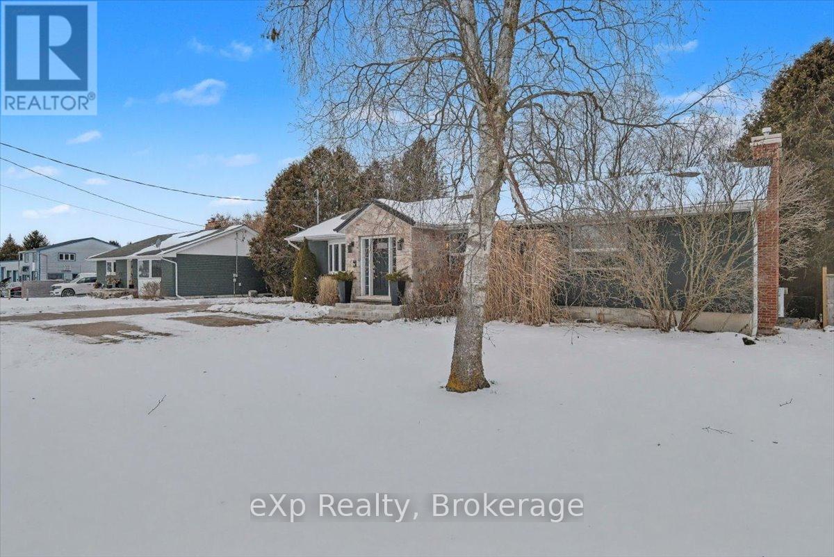 7922 Hwy 7 Highway, Guelph/eramosa, Ontario  N1H 6H8 - Photo 3 - X12626966