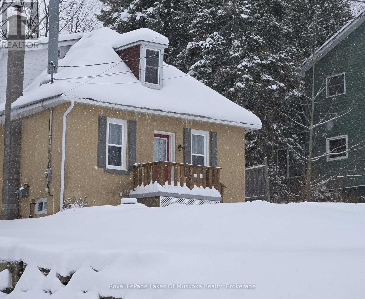 7 DUNCAN STREET W, Huntsville, Ontario