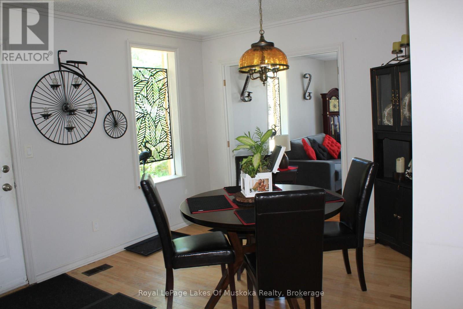 7 Duncan Street W, Huntsville, Ontario P1H 1V9 - Photo 11 - X12627064