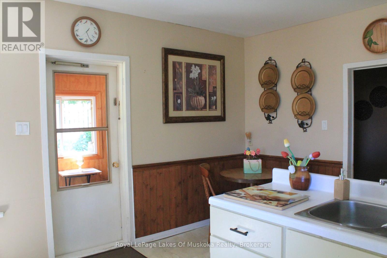 7 Duncan Street W, Huntsville, Ontario P1H 1V9 - Photo 17 - X12627064