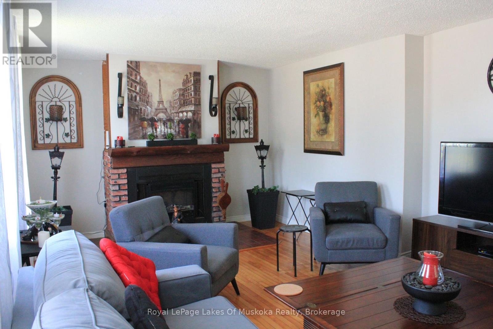 7 Duncan Street W, Huntsville, Ontario P1H 1V9 - Photo 8 - X12627064