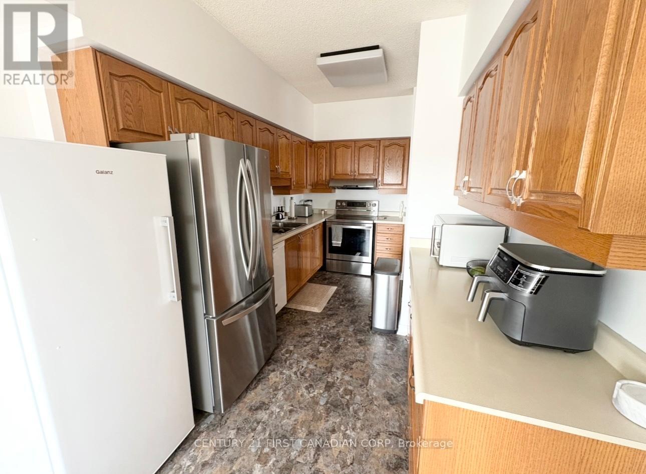 1206 - 744 Wonderland Road S, London South, Ontario  N6K 4K3 - Photo 5 - X12575474