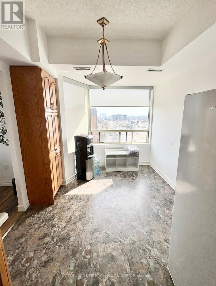 1206 - 744 Wonderland Road S, London South, Ontario  N6K 4K3 - Photo 4 - X12575474