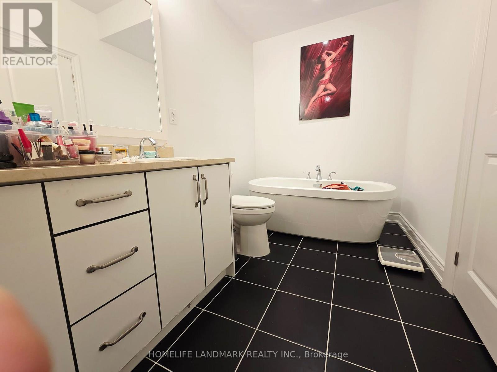 120 - 35 Lunar Crescent, Mississauga, Ontario L3R 1A4 - Photo 13 - W12609576