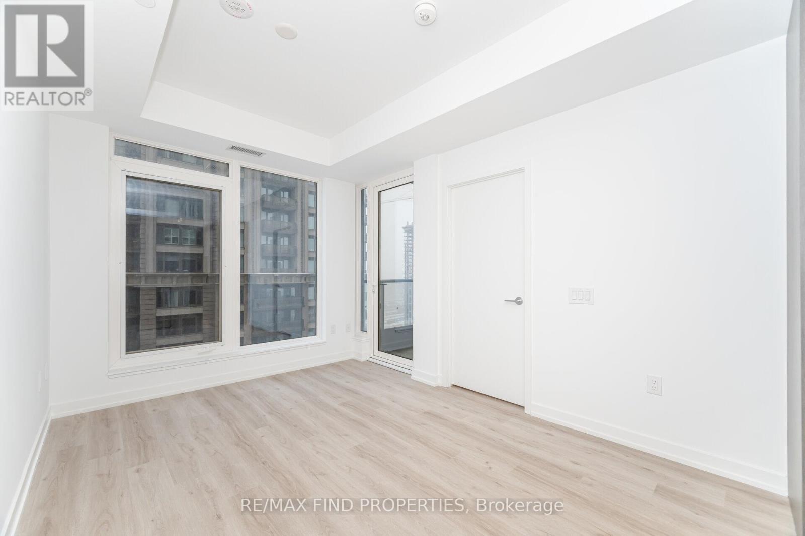 3105 - 395 Square One Drive, Mississauga (City Centre), Ontario  L5B 0P6 - Photo 18 - W12612626