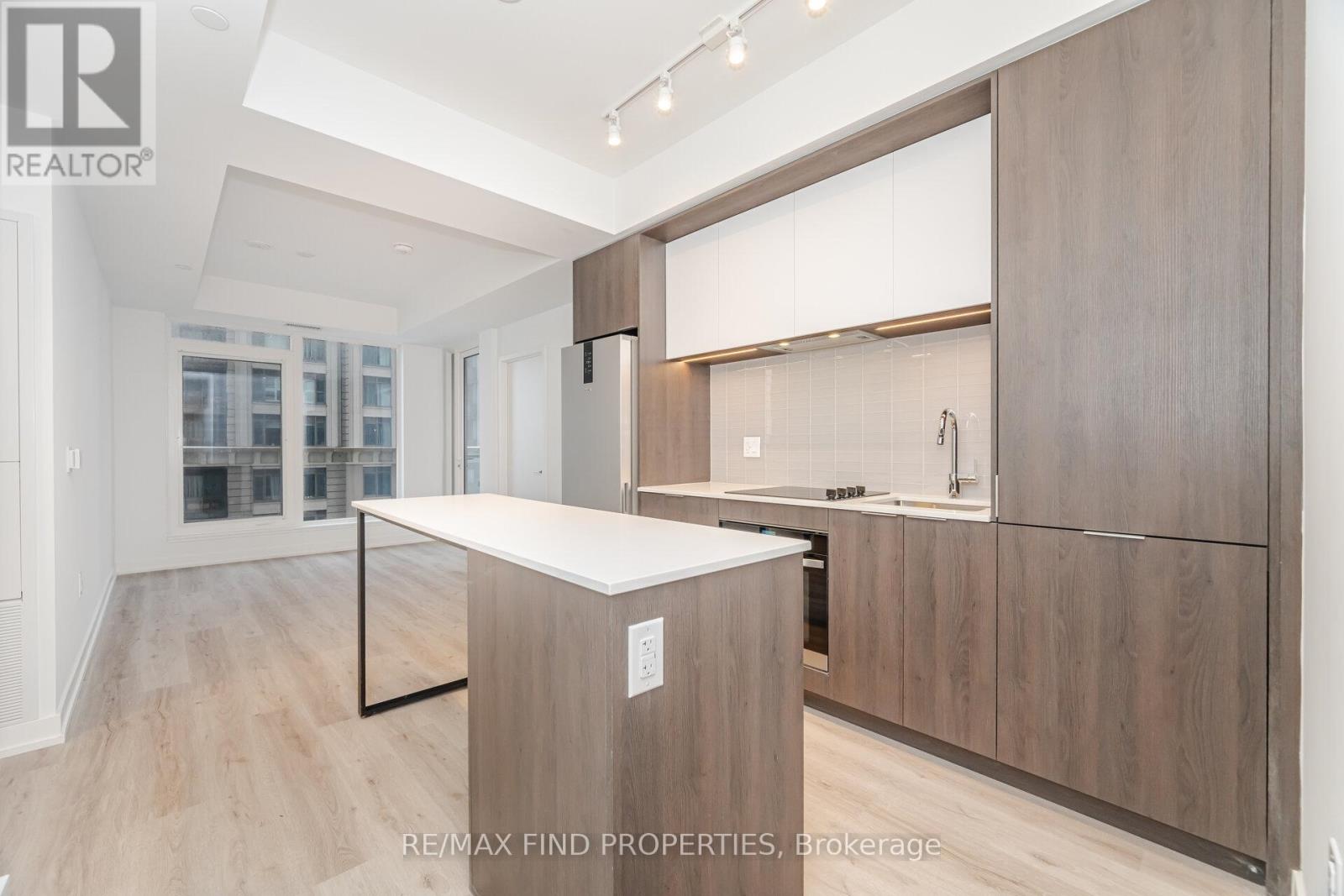 3105 - 395 Square One Drive, Mississauga (City Centre), Ontario  L5B 0P6 - Photo 11 - W12612626