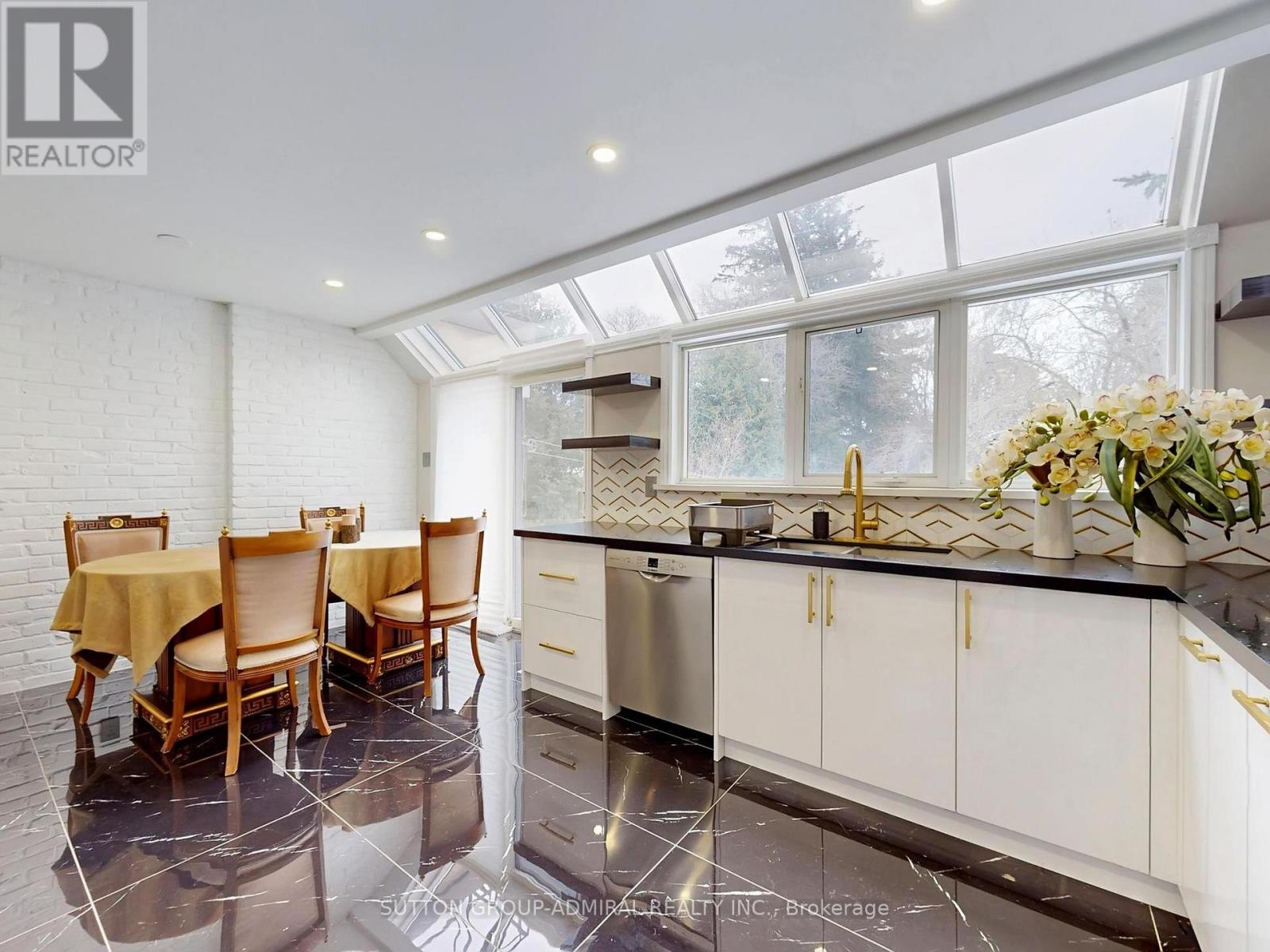 95 Caines (Main And Second Floor) Avenue, Toronto (Newtonbrook West), Ontario  M2R 2L2 - Photo 11 - C12626988