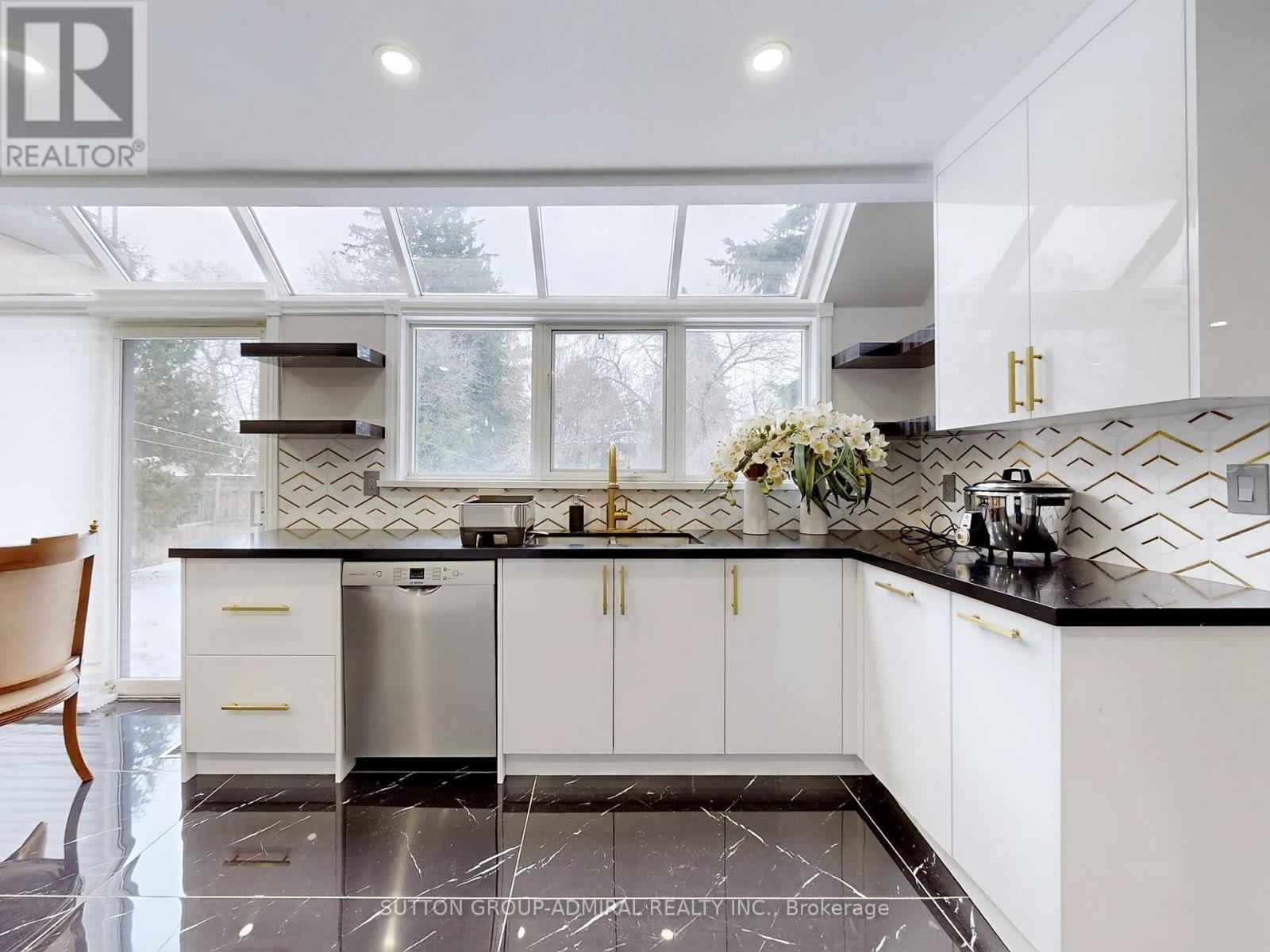 95 Caines (Main And Second Floor) Avenue, Toronto (Newtonbrook West), Ontario  M2R 2L2 - Photo 12 - C12626988