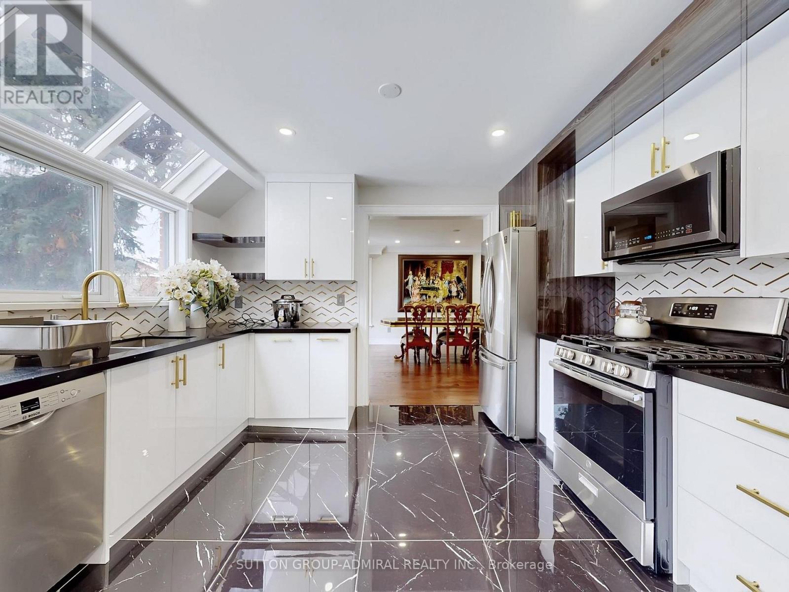 95 Caines (Main And Second Floor) Avenue, Toronto (Newtonbrook West), Ontario  M2R 2L2 - Photo 15 - C12626988