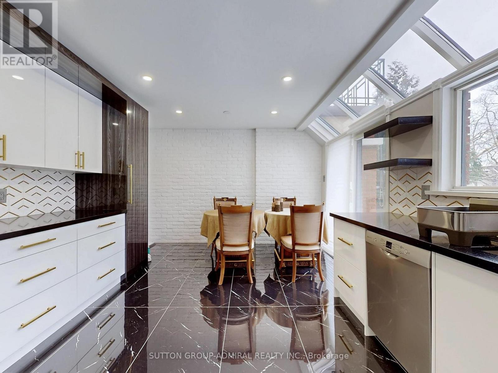 95 Caines (Main And Second Floor) Avenue, Toronto (Newtonbrook West), Ontario  M2R 2L2 - Photo 16 - C12626988