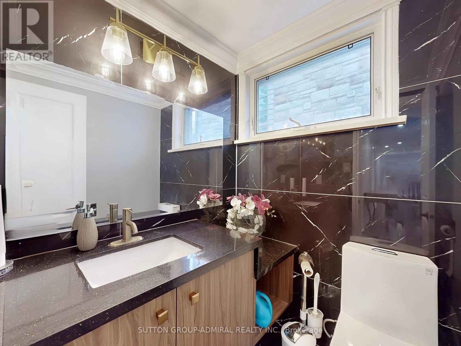 95 Caines (Main And Second Floor) Avenue, Toronto (Newtonbrook West), Ontario  M2R 2L2 - Photo 19 - C12626988