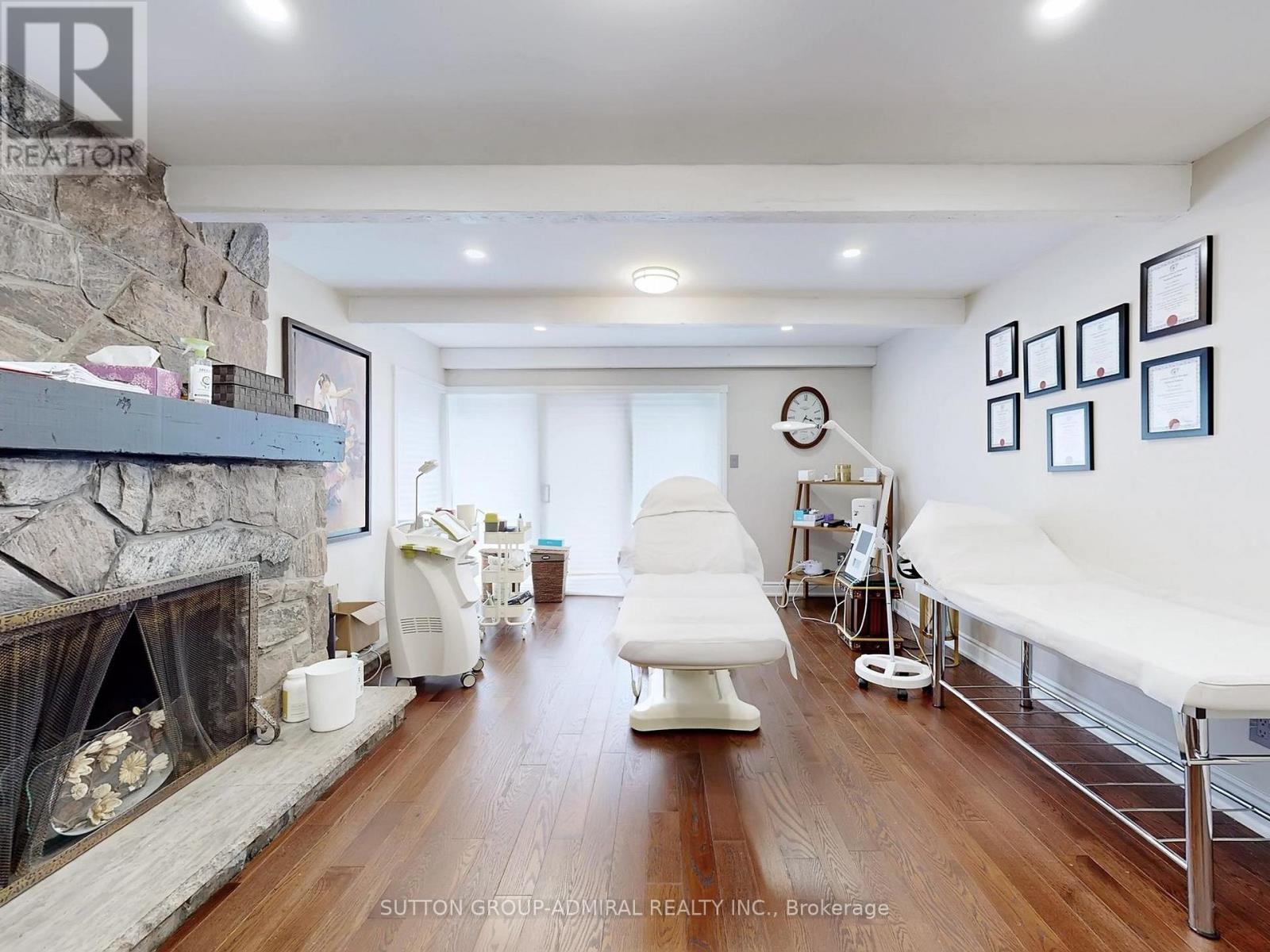 95 Caines (Main And Second Floor) Avenue, Toronto (Newtonbrook West), Ontario  M2R 2L2 - Photo 9 - C12626988