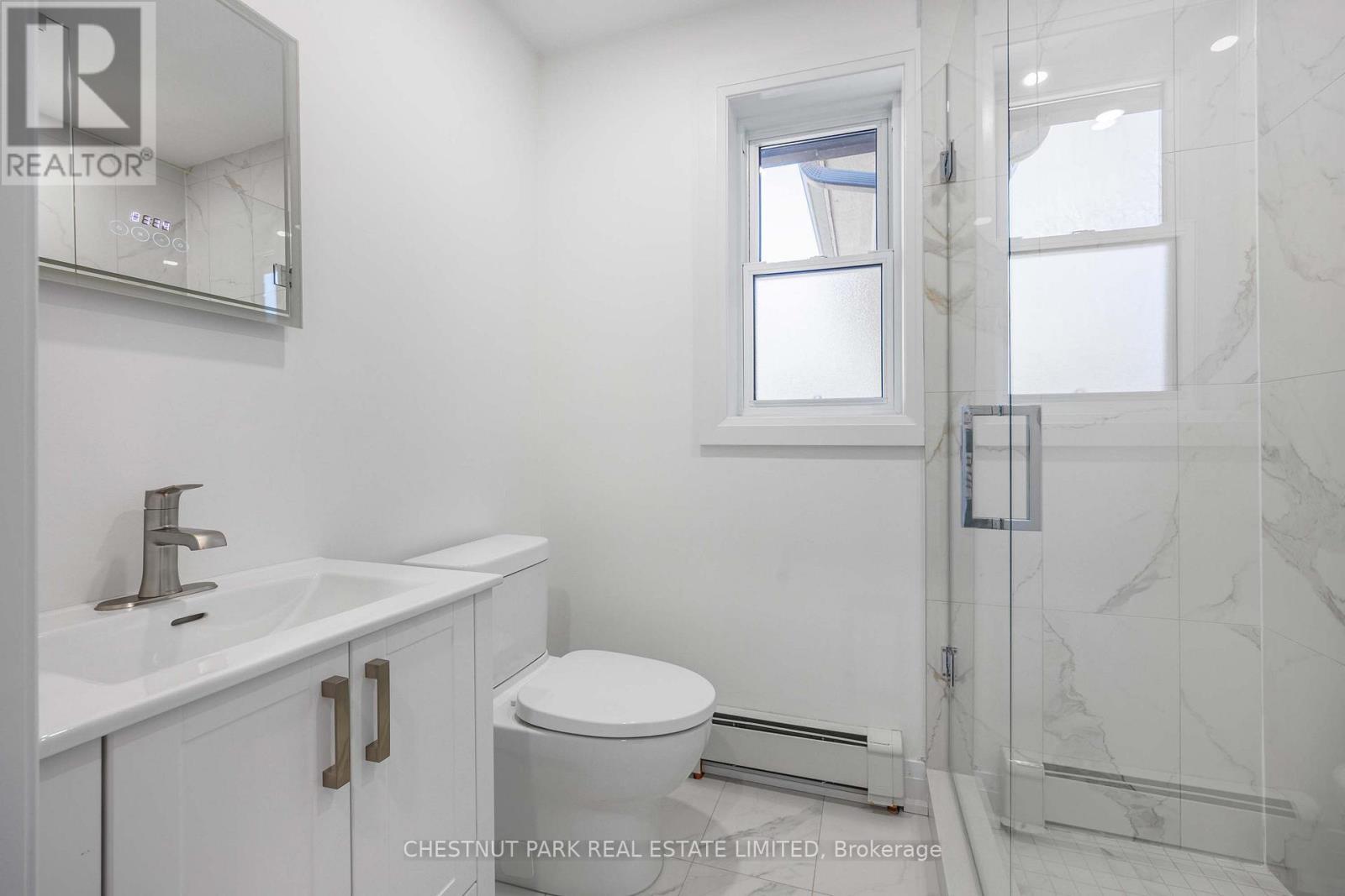 Upper - 54 Mcnairn Avenue, Toronto, Ontario  M5M 2H5 - Photo 11 - C12627036