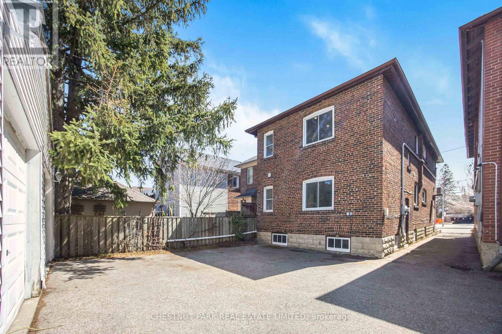 Upper - 54 Mcnairn Avenue, Toronto, Ontario  M5M 2H5 - Photo 14 - C12627036