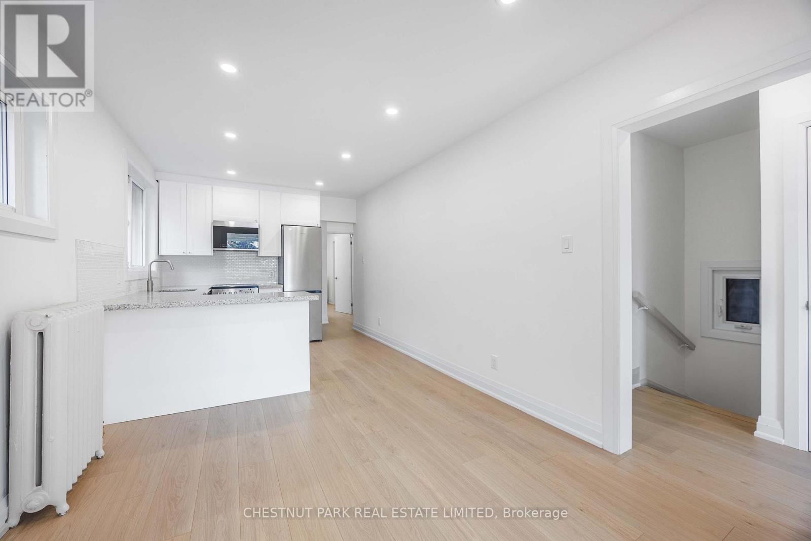 Upper - 54 Mcnairn Avenue, Toronto, Ontario  M5M 2H5 - Photo 3 - C12627036