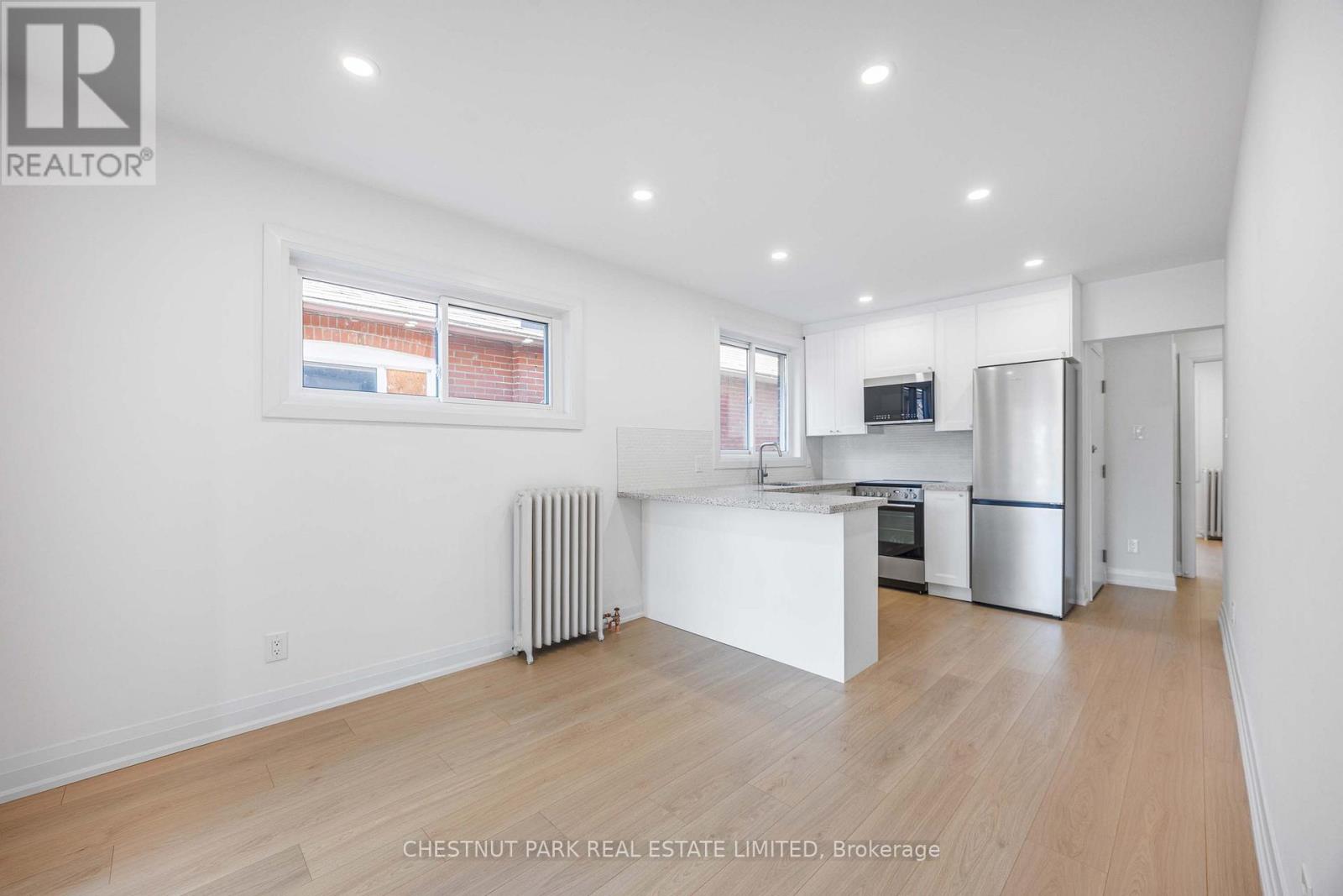 Upper - 54 Mcnairn Avenue, Toronto, Ontario  M5M 2H5 - Photo 4 - C12627036