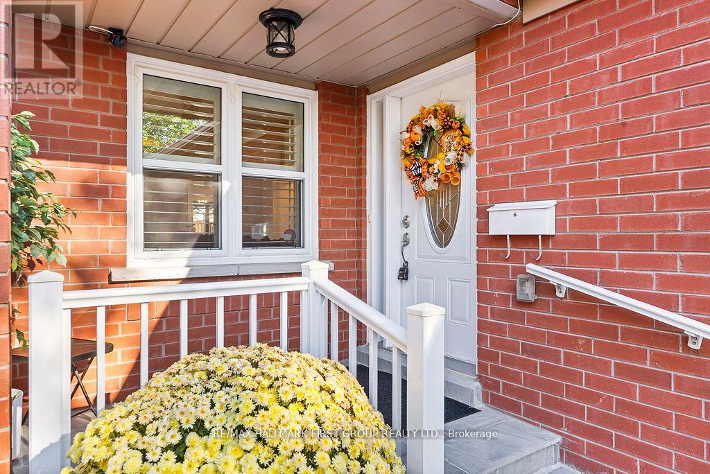 122 Thicket Crescent, Pickering, Ontario  L1V 6S6 - Photo 2 - E12626972