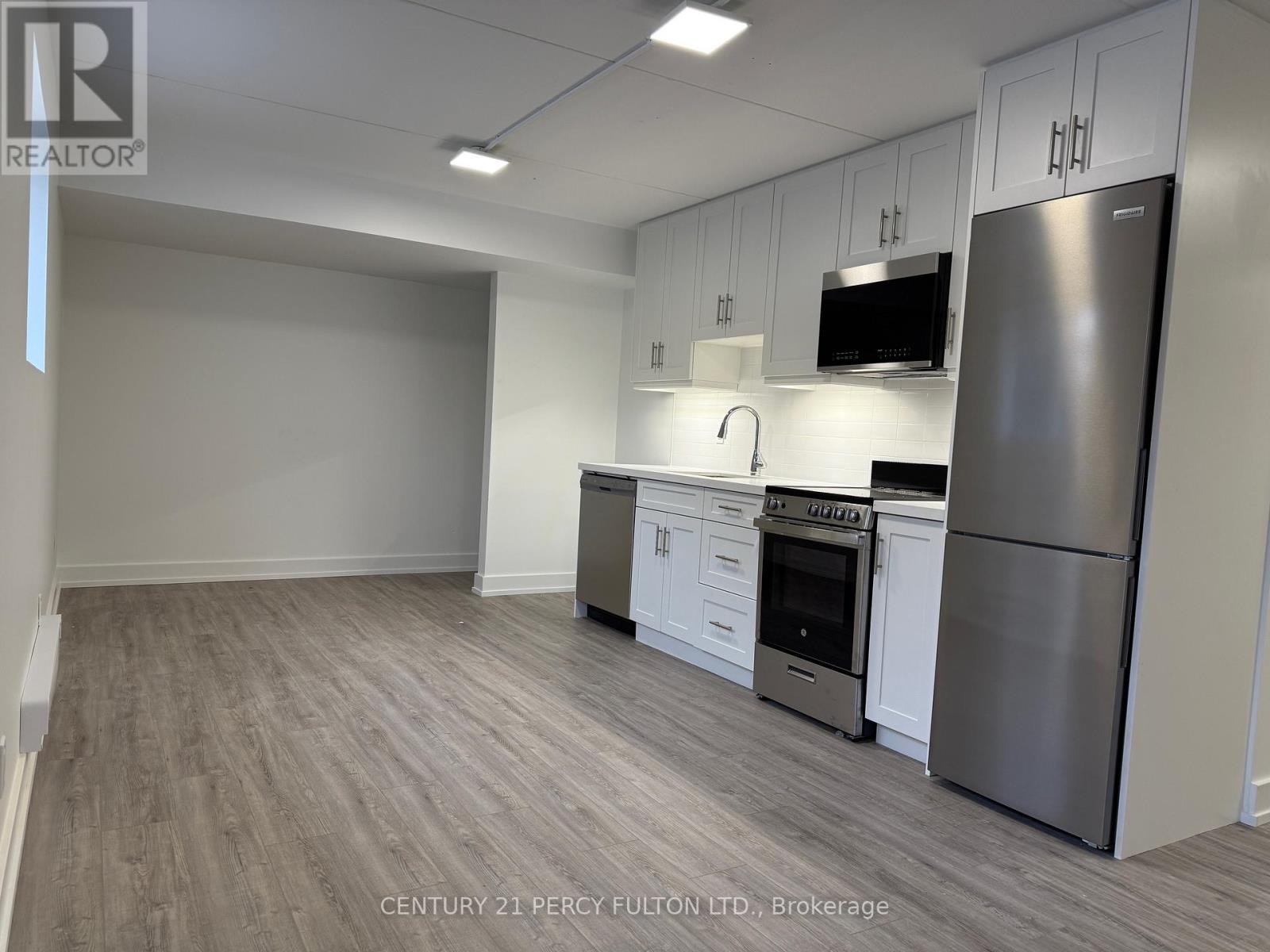 102 - 19 Regency Crescent, Whitby (Downtown Whitby), Ontario  L1N 8M6 - Photo 3 - E12626978