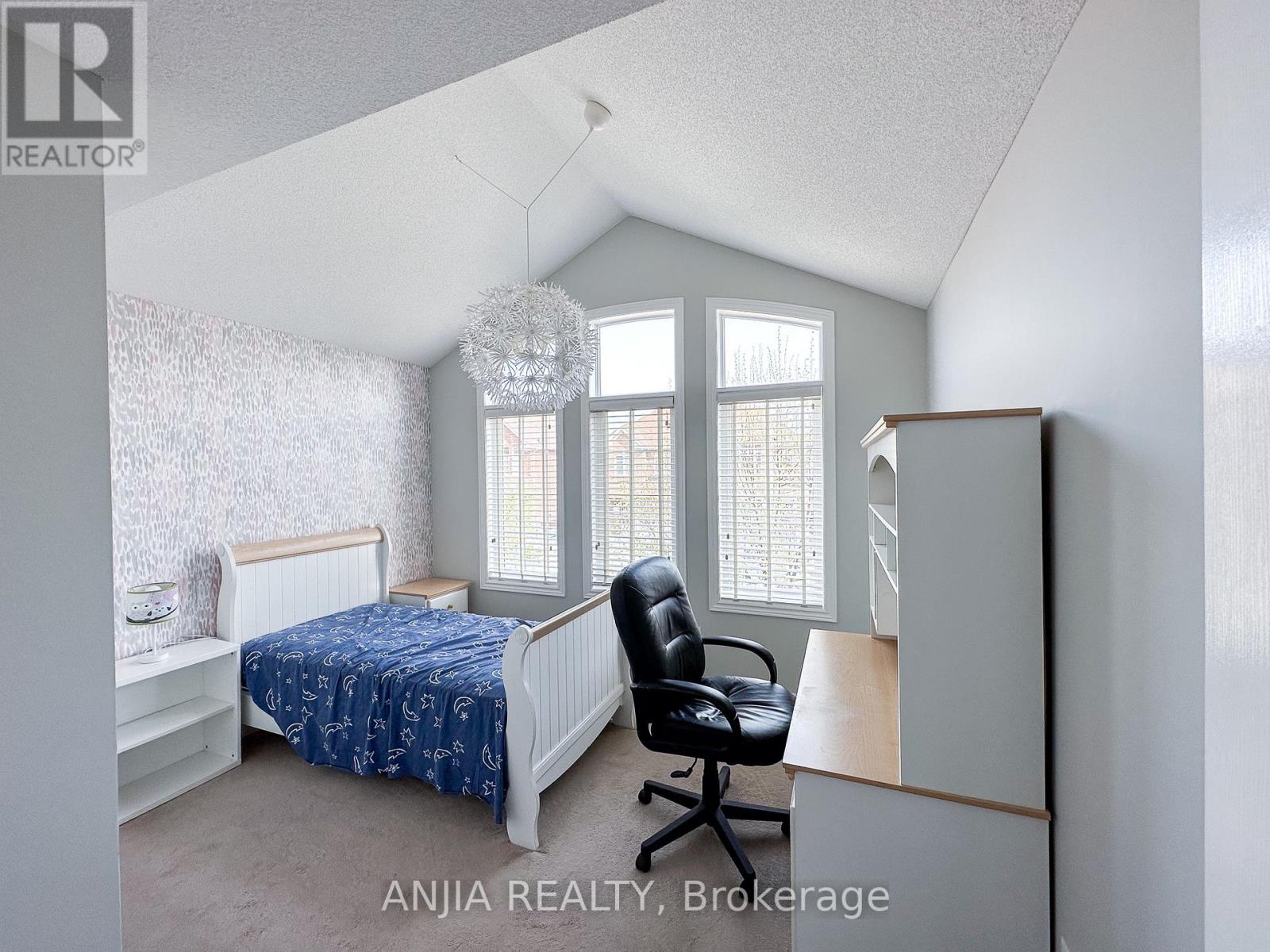 21 Fitzroy Avenue, Markham, Ontario L6E 0J4 - Photo 24 - N12626962