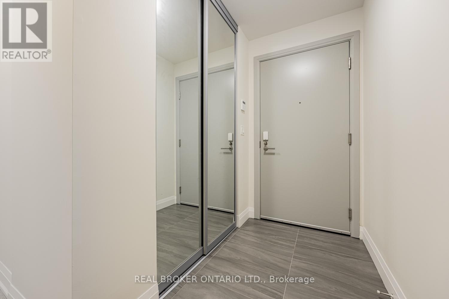 809 - 398 Highway 7 E, Richmond Hill, Ontario L4B 0G6 - Photo 11 - N12627060