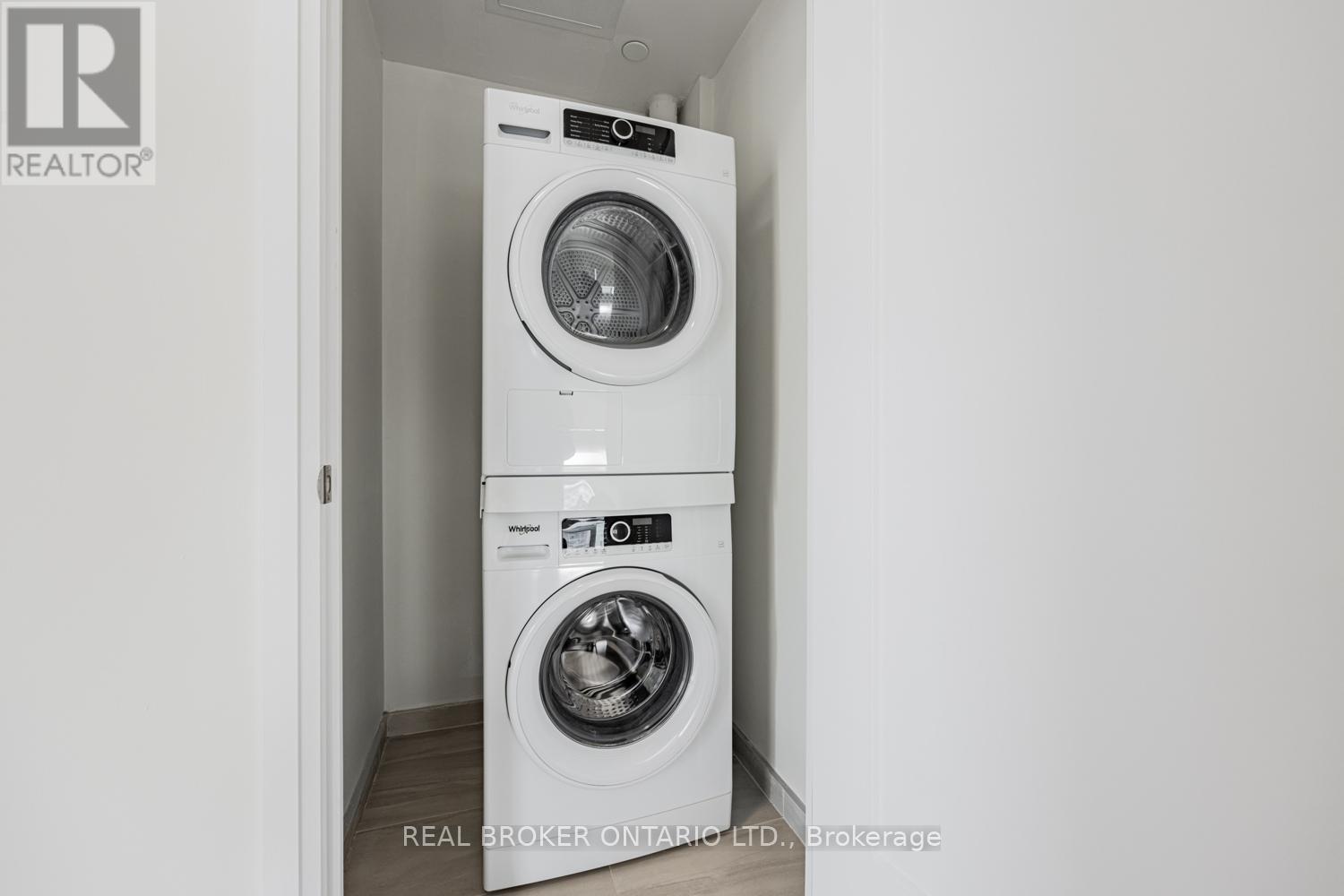 809 - 398 Highway 7 E, Richmond Hill, Ontario L4B 0G6 - Photo 12 - N12627060