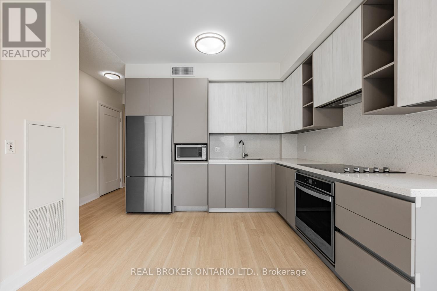 809 - 398 Highway 7 E, Richmond Hill, Ontario L4B 0G6 - Photo 3 - N12627060