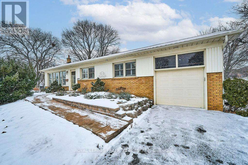 600 Colborne Street E, Whitby, Ontario  L1N 1W7 - Photo 2 - E12627070