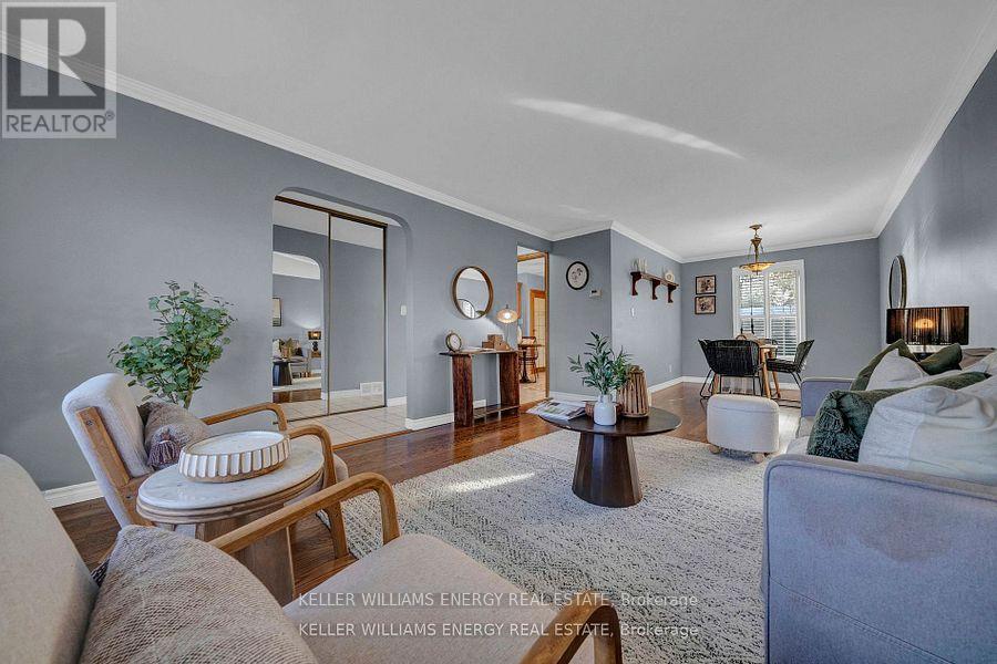 572 Rosmere Street, Oshawa, Ontario  L1J 5H7 - Photo 4 - E12627150