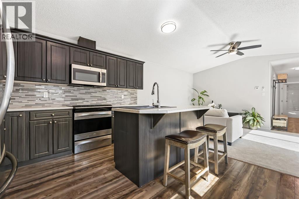 305 Stanley Avenue, Okotoks, Alberta  T1S 1M5 - Photo 8 - A2256943