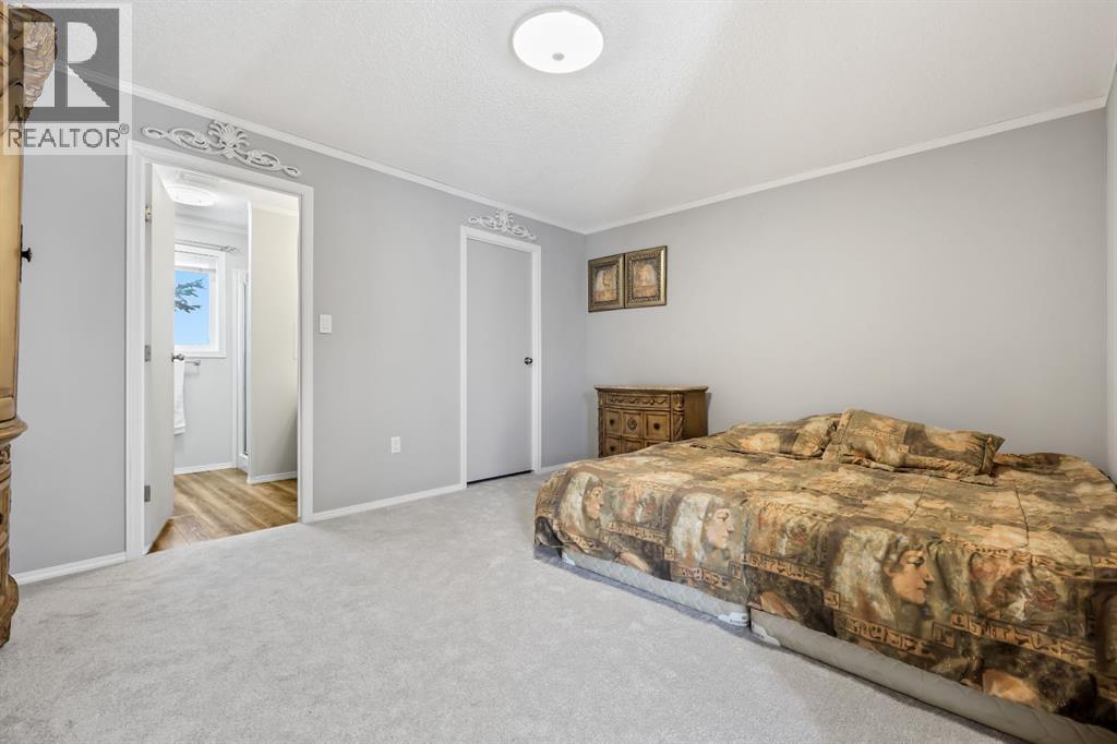 305 Stanley Avenue, Okotoks, Alberta  T1S 1M5 - Photo 11 - A2256943