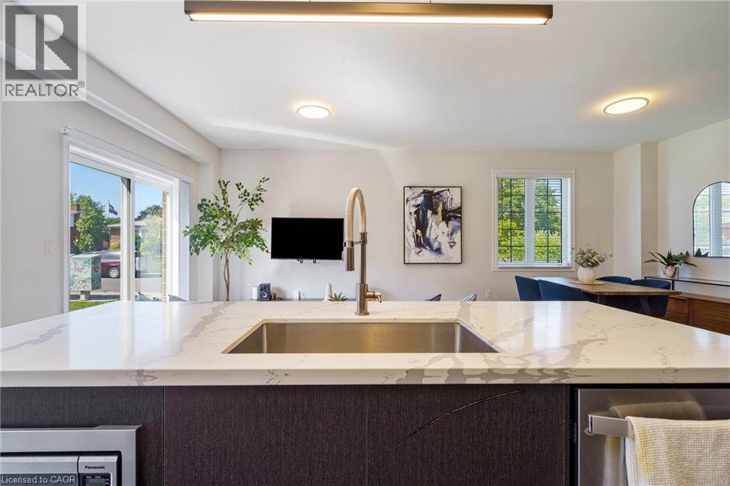 60 Bobolink Street, Hamilton, Ontario  L9A 2P5 - Photo 12 - 40793498