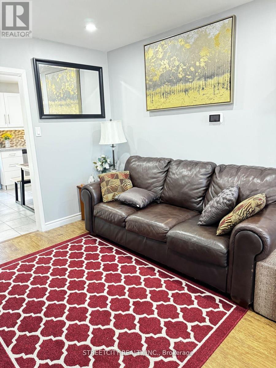 Room - 237 Homestead Crescent, London North, Ontario N6G 2E7 - Photo 11 - X12627084