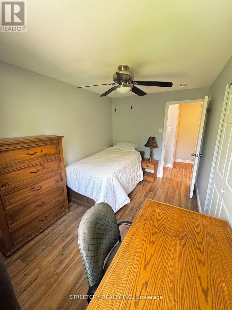 Room - 237 Homestead Crescent, London North, Ontario N6G 2E7 - Photo 16 - X12627084