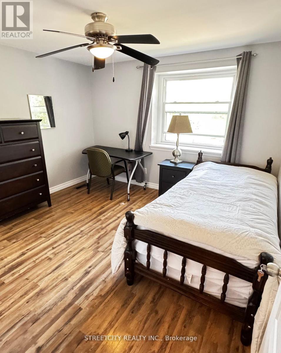 Room - 237 Homestead Crescent, London North, Ontario N6G 2E7 - Photo 17 - X12627084