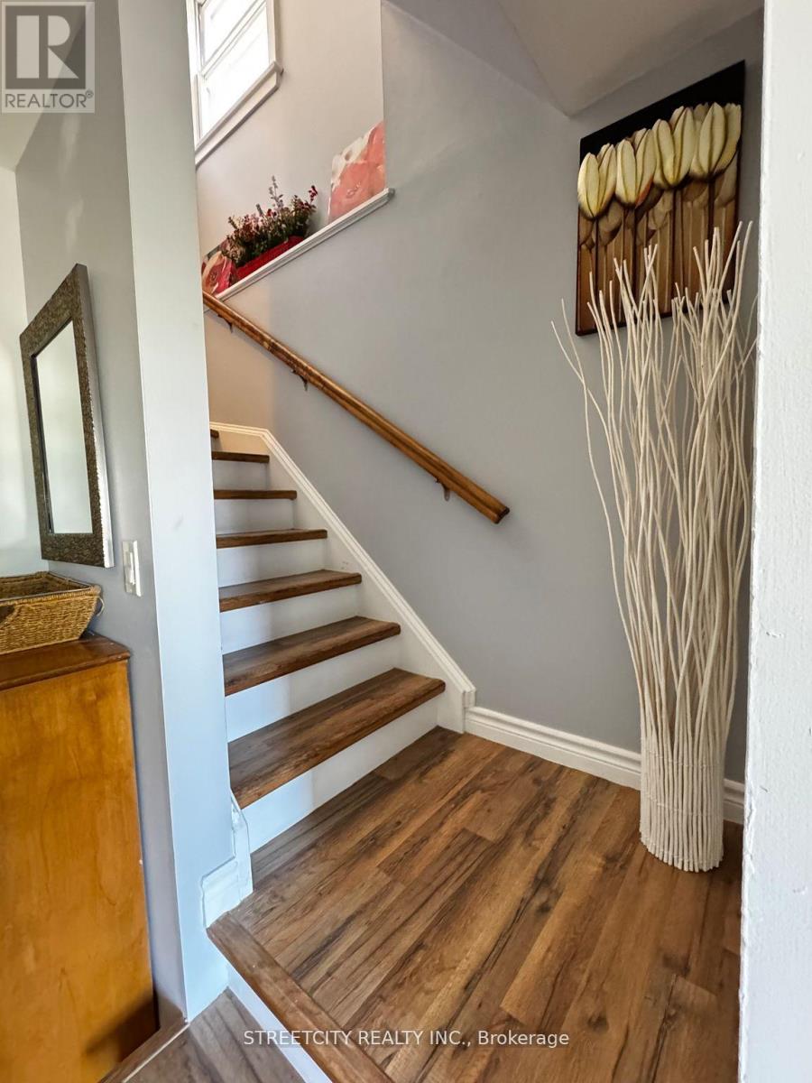 Room - 237 Homestead Crescent, London North, Ontario N6G 2E7 - Photo 8 - X12627084