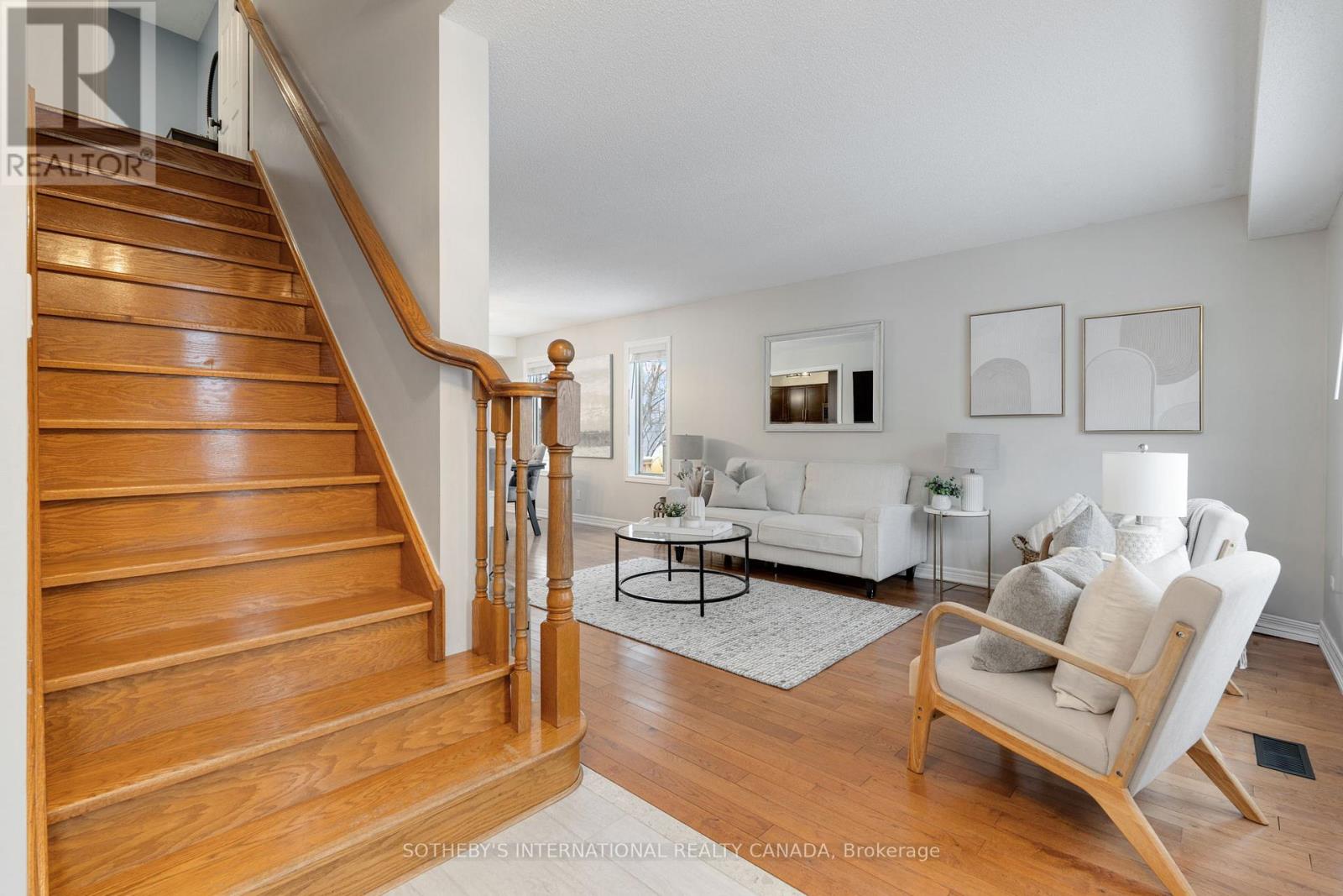 17 South River Road, Georgina, Ontario  L0E 1R0 - Photo 11 - N12616932