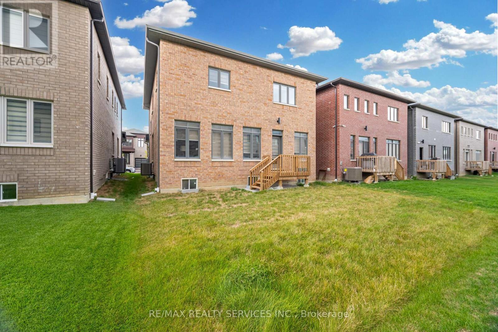 36 Michener Drive, Brampton, Ontario  L6R 4E9 - Photo 45 - W12626960