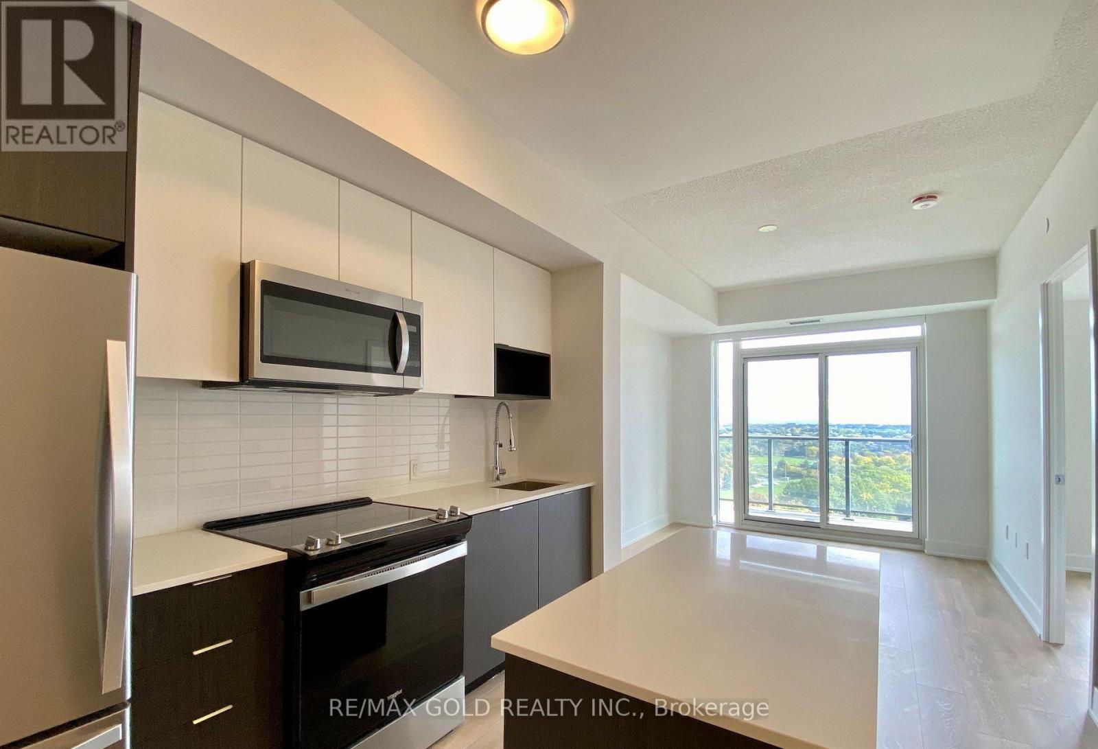 901 - 202 Burnhamthorpe Road E, Mississauga (City Centre), Ontario  L5A 0B2 - Photo 2 - W12627002