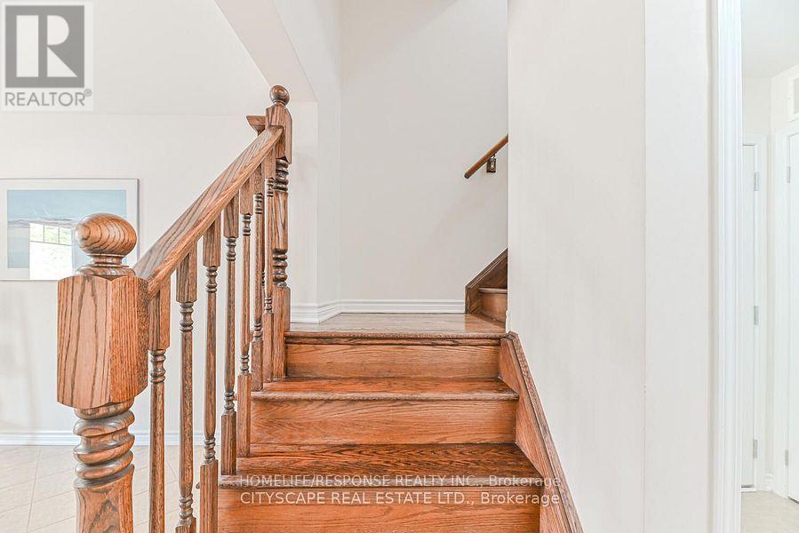 553 Pharo Point, Milton (Wi Willmott), Ontario  L9T 8H6 - Photo 10 - W12627016