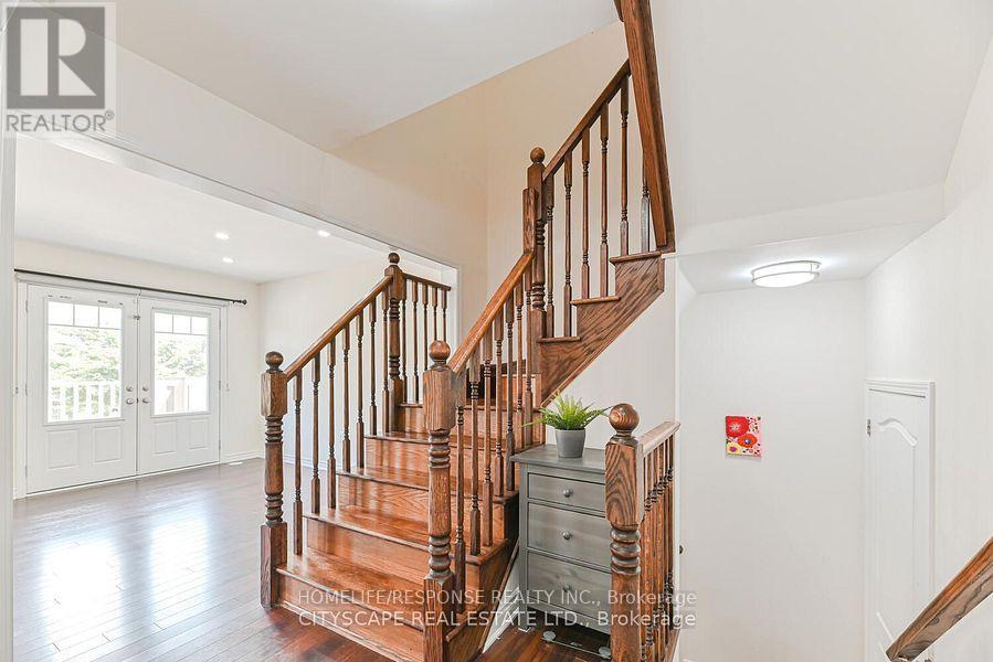 553 Pharo Point, Milton (Wi Willmott), Ontario  L9T 8H6 - Photo 19 - W12627016