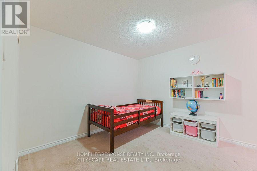 553 Pharo Point, Milton (Wi Willmott), Ontario  L9T 8H6 - Photo 35 - W12627016