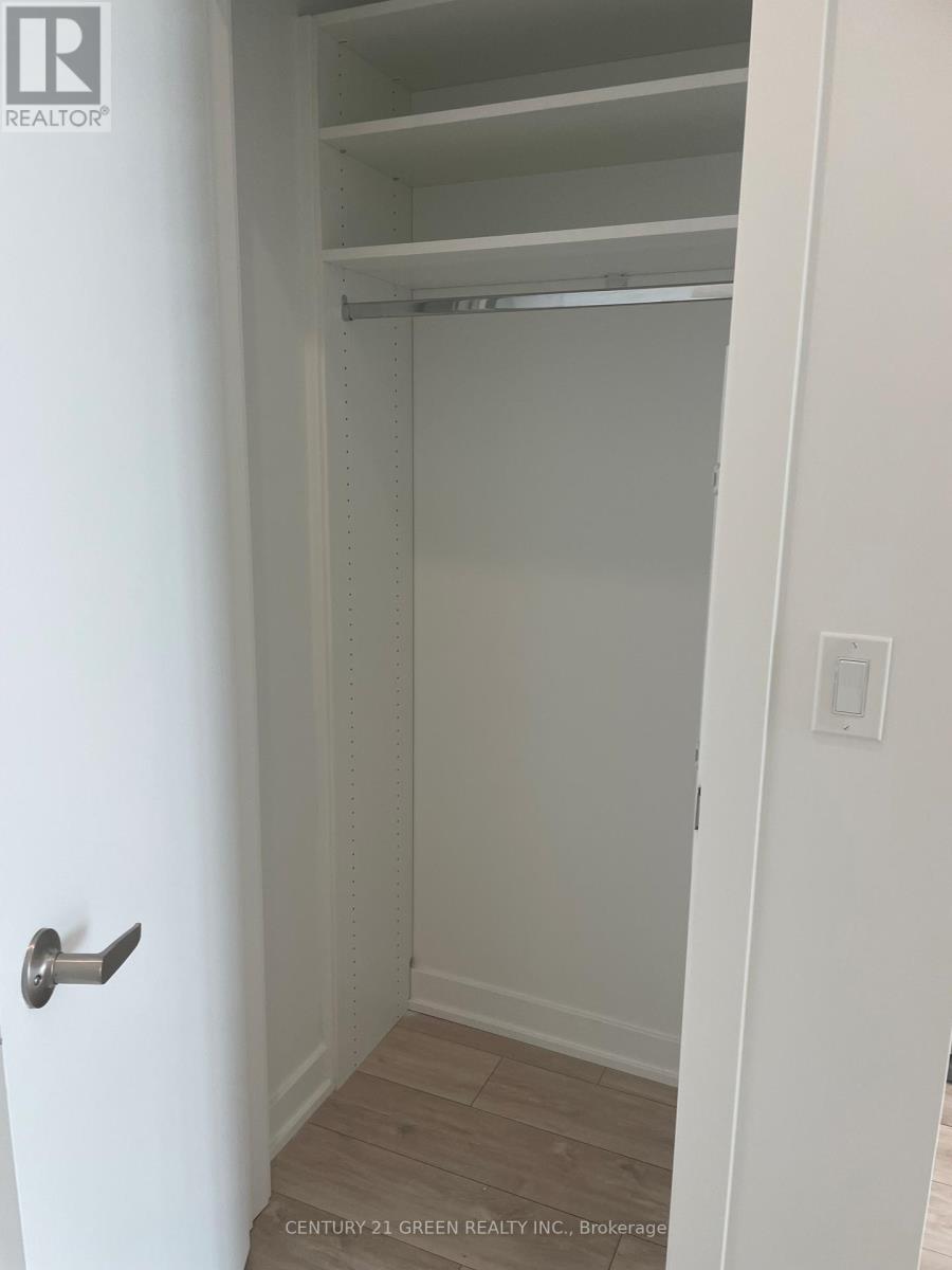 D810 - 720 Whitlock Avenue, Milton, Ontario  L9E 2B5 - Photo 10 - W12627020