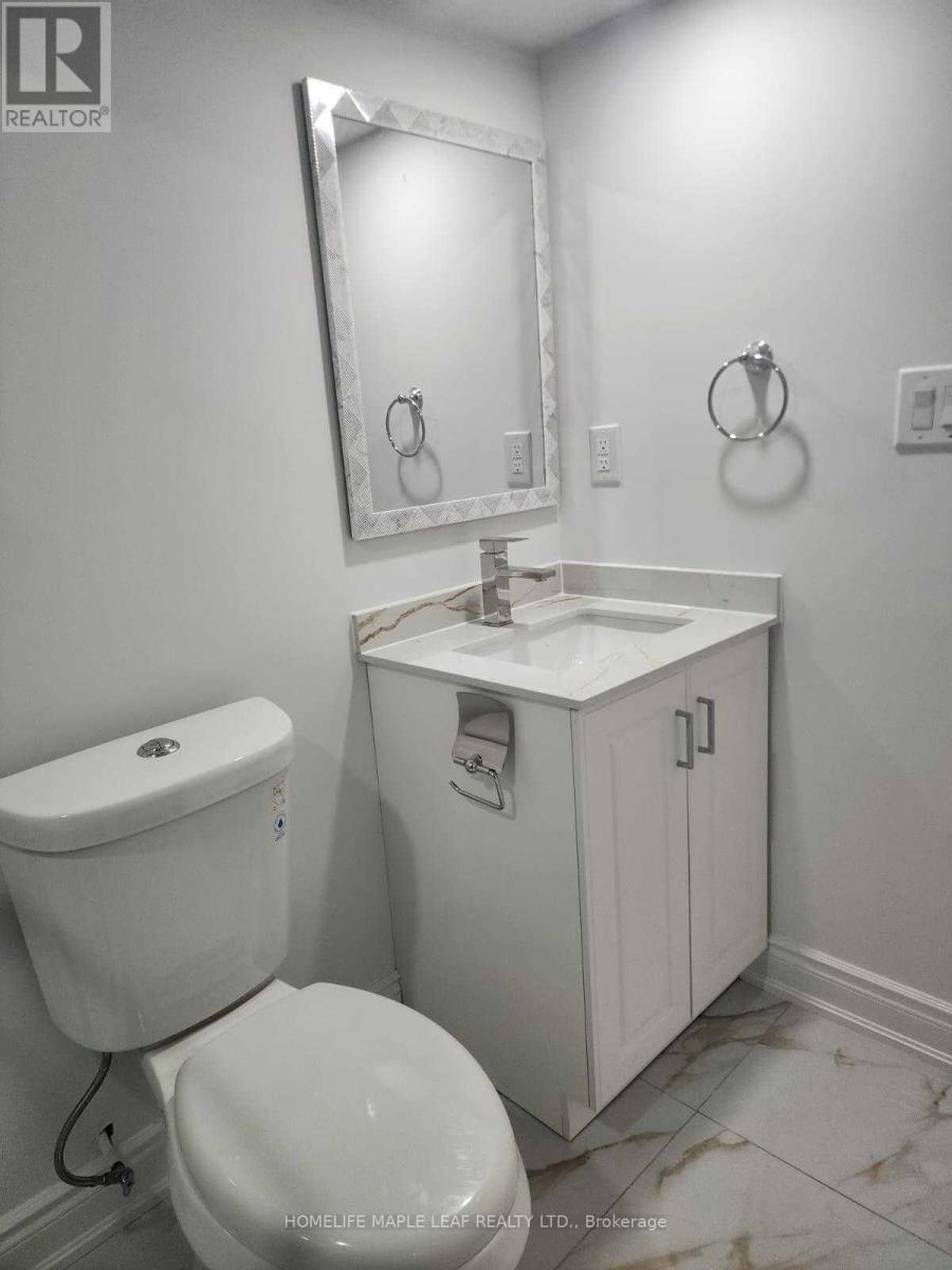 8 Benhurst Crescent, Brampton, Ontario  L7A 5A2 - Photo 13 - W12627022