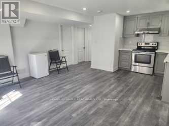 8 Benhurst Crescent, Brampton, Ontario  L7A 5A2 - Photo 20 - W12627022