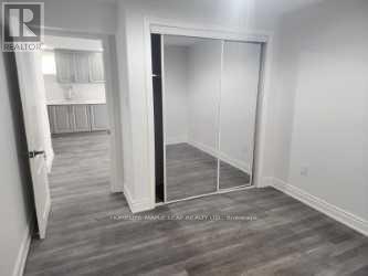 8 Benhurst Crescent, Brampton, Ontario  L7A 5A2 - Photo 8 - W12627022